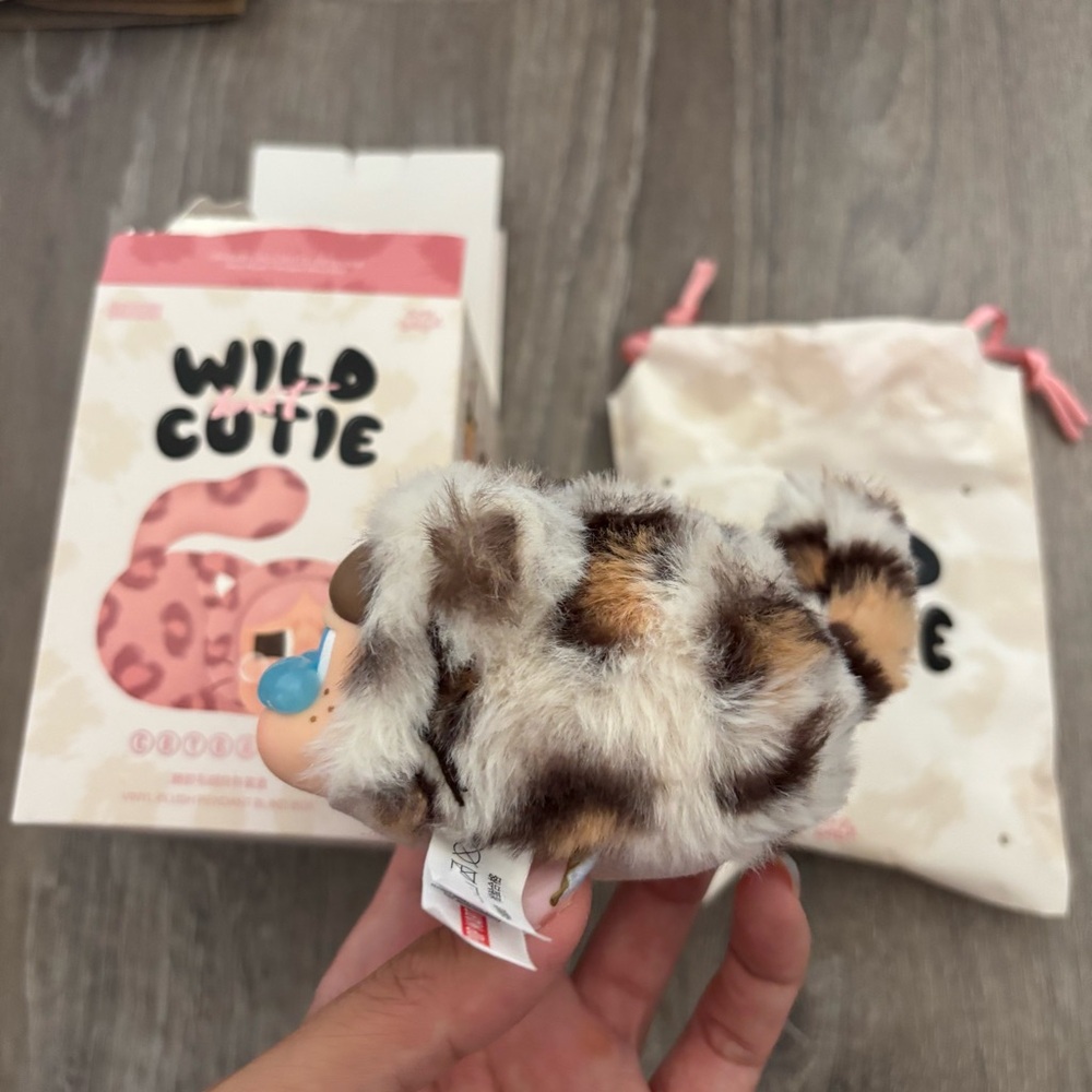 Popmart wild but cutie crybaby pendant - Picture 2 of 2